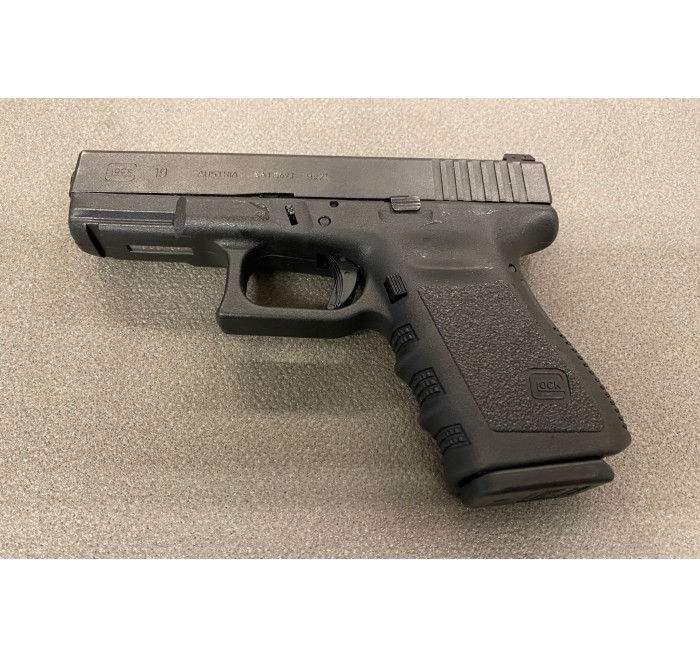 *USATO* GLOCK PISTOLA Mod 19 3°GEN CAL 9x21 @) 