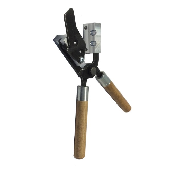 LEE FONDIPALLE A 2 CAVITA´